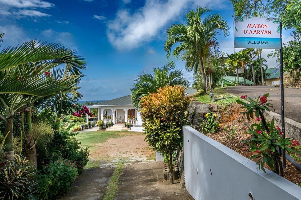 Maison D'Aaryan Anse aux Pins エクステリア 写真